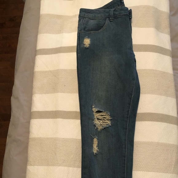 Ripped skinny jeans - Picture 4 of 5